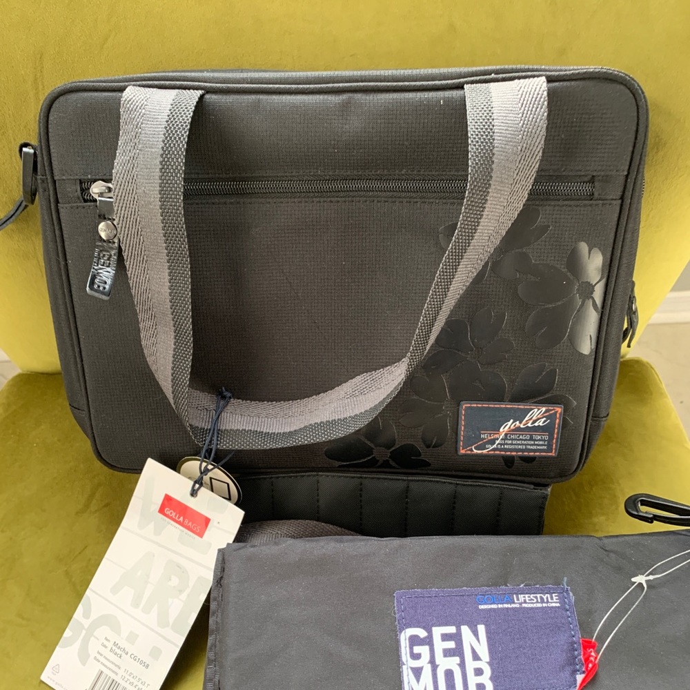 GOLLA CAMERA BAG. NWT.